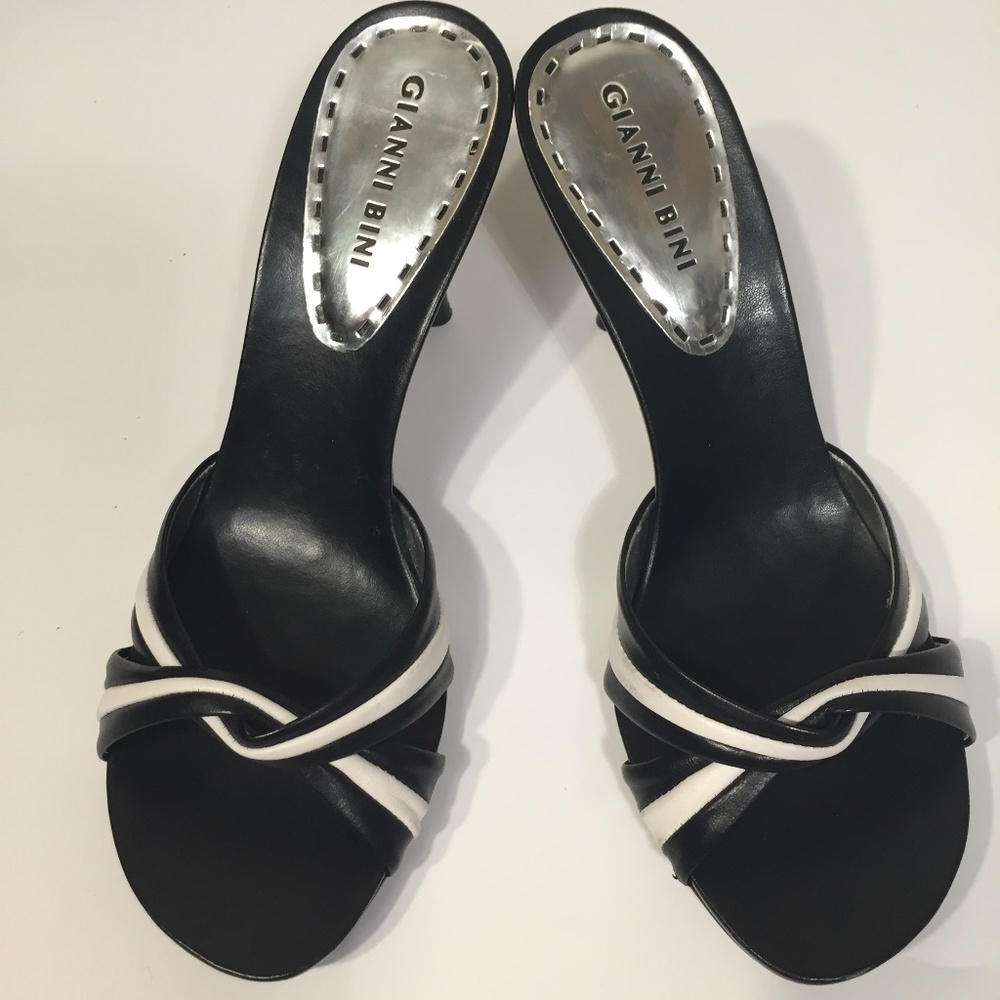 Gianni Bini Black & White Slide Sandals, 8.5M